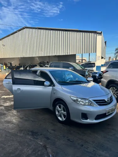 Toyota Corolla GLI 1.8 Flex 16V Mec. 2012