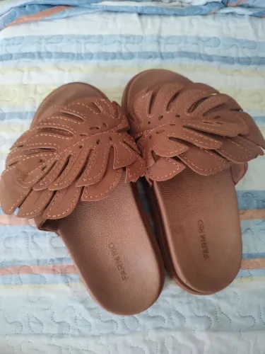 Sandalia Rasteira Farm Monstera Caramelo tamanho 36
