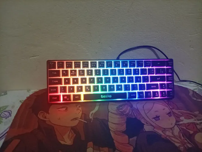 Teclado semi mecânico