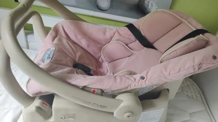 Bebê conforto com base para automóvel/ Burigotto 