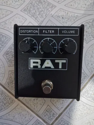 Pedal rat conservado !