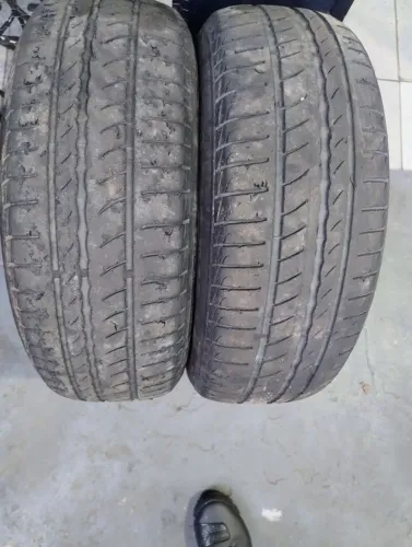 Vendo pneu Pirelli
