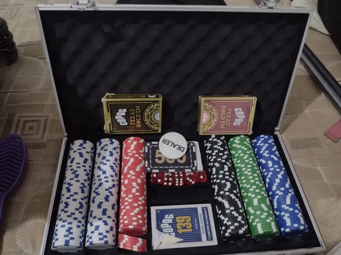 Maleta de poker 300 fichas