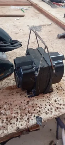 Vendo lixadeira de fita 120 mas já acompanha a fonte