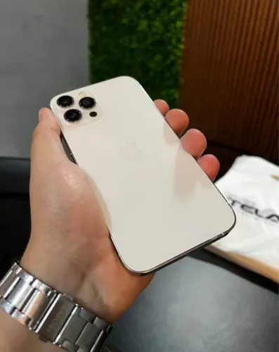 Iphone 12 pro max disponível