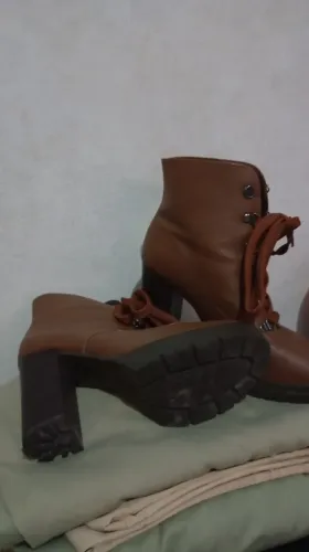 Bota de couro