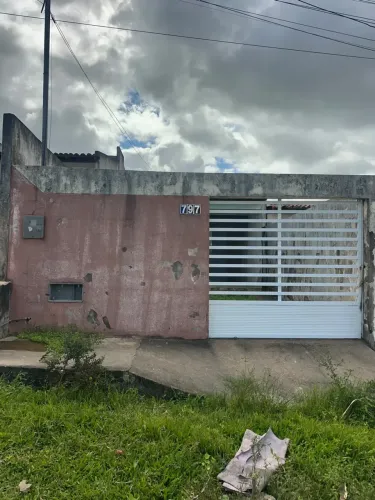 Casa de 2/4 no guajara. Proximo a ponto de ônibus, mercado
