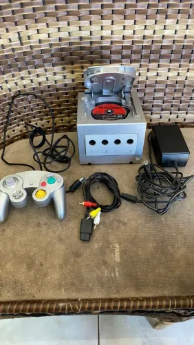 Nintendo game cube prata