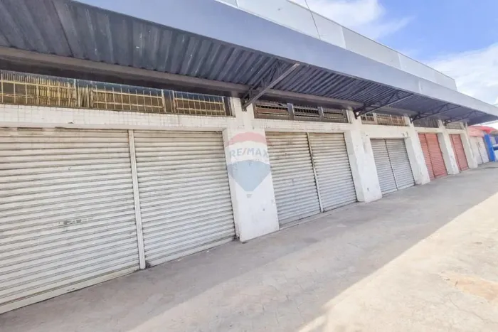 Galpão amplo com 1900m2 para locação na Av. JK em Benfica