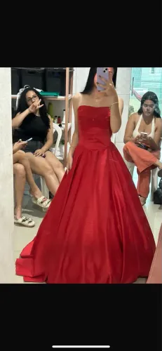 VENDO VESTIDO, USADO SOMENTE 1 vez 