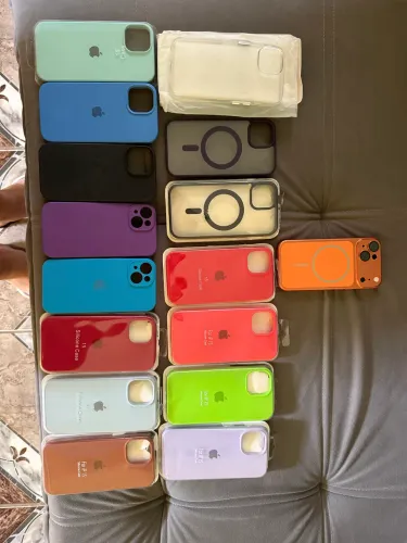 Capinha iPhone 15 10.00 reais cada