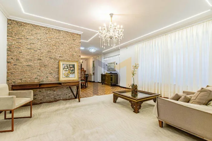 Casa com 2 dormitórios para alugar, 500 m² por R$ 14.904,84/mês - Cristo Rei - Curitiba/PR