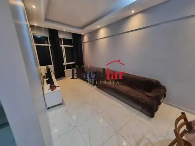 Apartamento : / Residencial / Copacabana