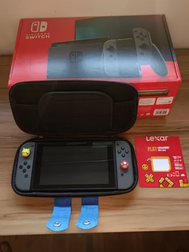Nintendo Switch V2 desbloqueado + SD 256GB + Case
