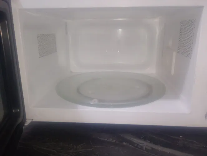 Microondas LG 30 litros bem conservado garantia de 3 meses.