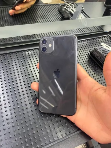iPhone 11