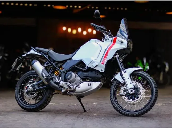 DUCATI DESERT X 900 cc 