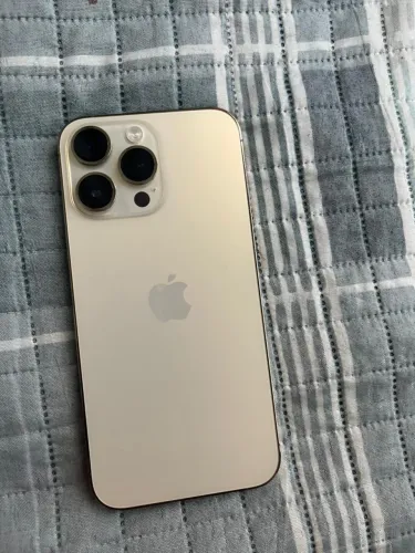 Vendo iPhone 14 Pro Max 256g com Carregador , capinha e nota . Valor 3.750$