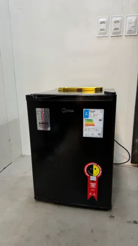 ? Freezer/Mini Geladeira Midea - Excelente Estado