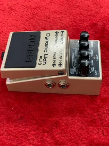 Pedal BOSS Dynamic Wah AW3 seminovo com garantia