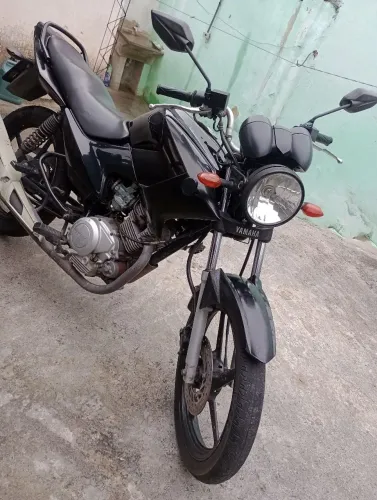 Oportunidade para trabalhar. Moto documenta em meu nome tudo certinho só transferir.