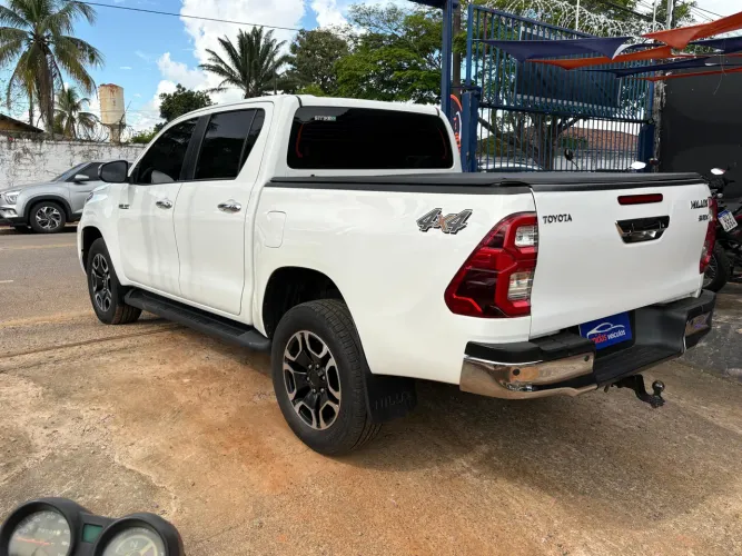 Toyota Hilux CD SRV 4X4 2.8 TDI Diesel Aut. 2022