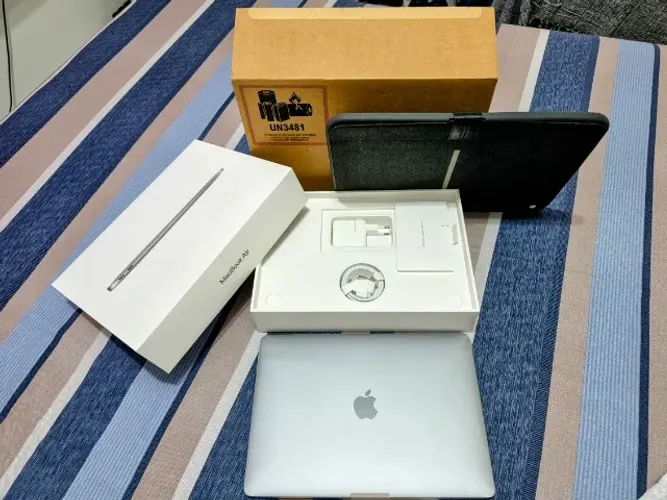 MacBook Air M1 8GB 256GB Cinza Espacial - Impecável na Caixa