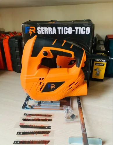 Serra tico tico profissional FR 700W 6 velocidade