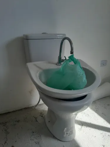 Vendo kit 4 em 1. Vendo vaso/ Pia banheiro / pia cozinha e Pia lavanderia