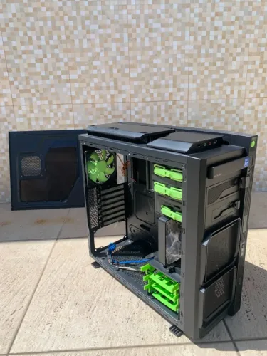 Gabinete Gamer Xtrike V9