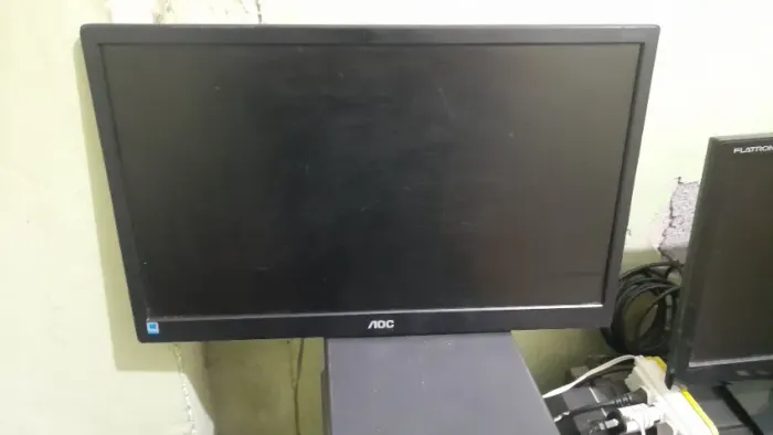 Monitor Aoc E970swnl Imagem Com Manchas
