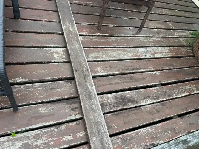 DOAÇÃO: Madeiras Maciças de Deck (Condição: Desinstalação e Retirada no Local)