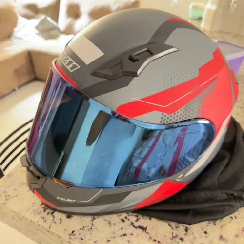 Capacete novo x11