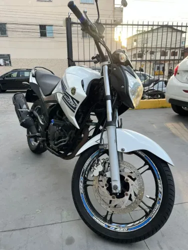 Yamaha FAZER 250 Blueflex