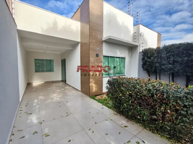 Locação | Casa com 3 dormitório(s), 2 vaga(s). MARINGÁ