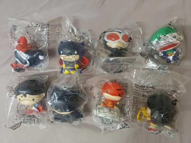 Lote completo da Coleção Liga da Justiça Burger King BK 2021