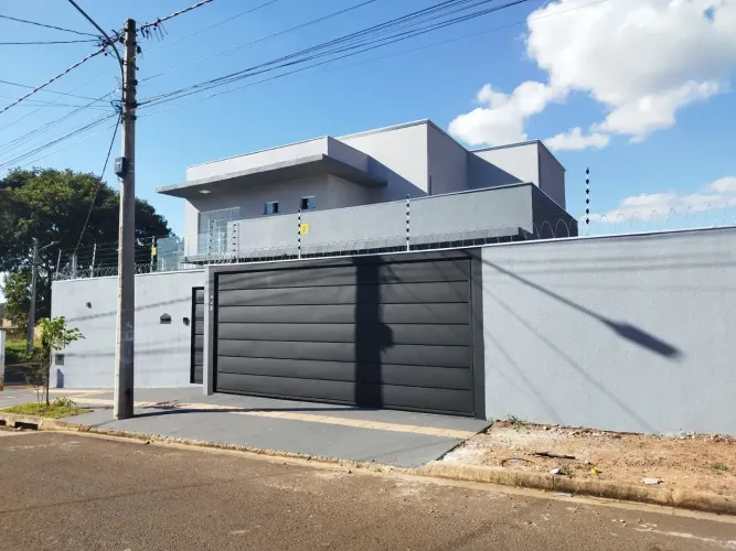 Sobrado á venda com 4 suítes, área gourmet no Paraiso do Lageado em Campo Grande - MS