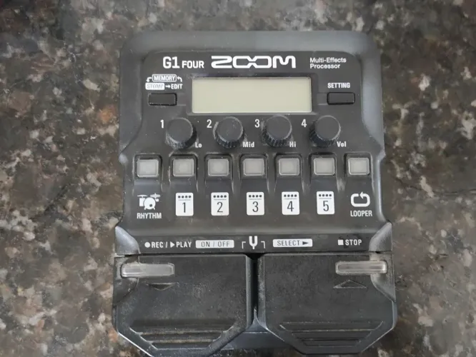 Pedaleira Zoom G1 Four