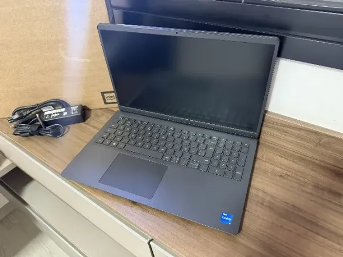 Notebook Dell 15.6" Full HD Core i5 8GB 512GB SSD Win 11 (NUNCA USADO - COM NF)
