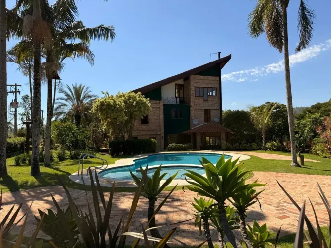 Casa à venda no Condomínio Alpes de Guararema, bairro Paião, cidade de Guararema/SP
