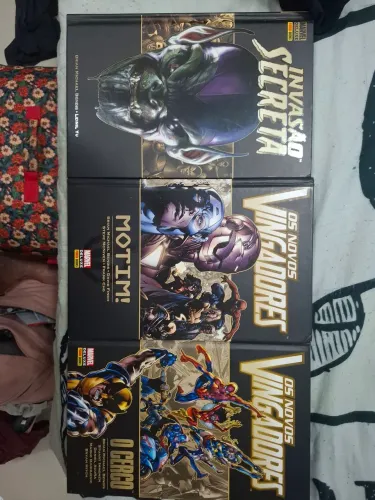 Marvel deluxe: Invasão Secreta, Motin e O cerco