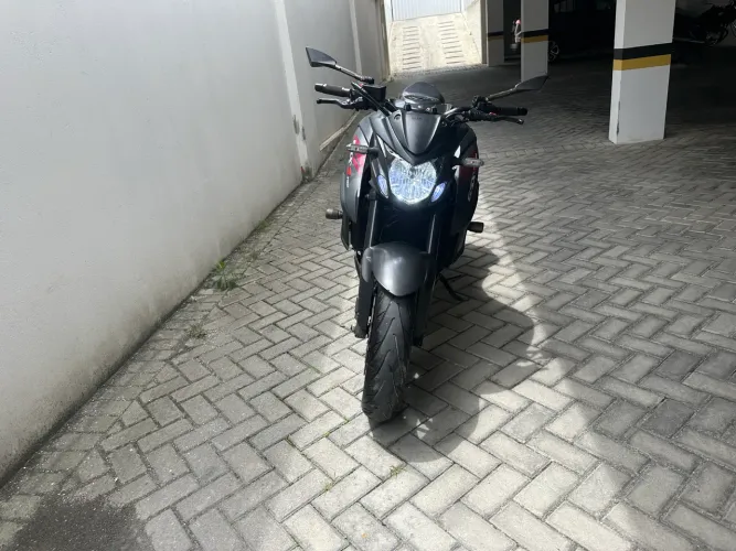 MOTO SUZUKI GSX S 750 