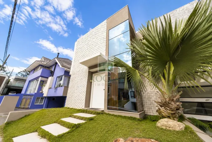 Residência Contemporânea com Vista para o Bosque - Condomínio Bella Vista