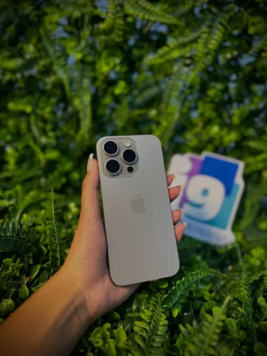 iPhone 15 pro natural titanium Zero