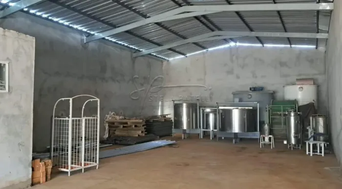 Galpão de 240m² com 01 escritório á venda - Centro