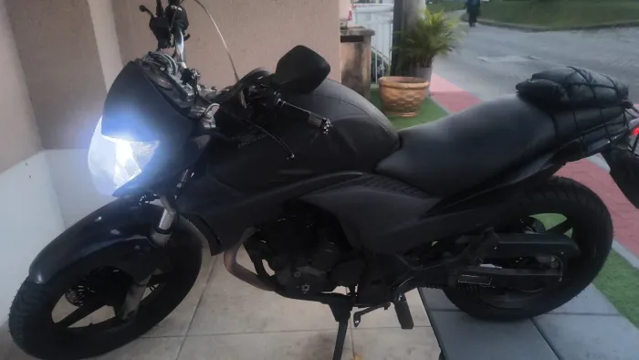 Vendo ou troco por moto mais alta$9,500,00