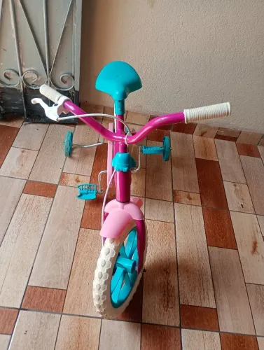 Vende se uma bicicleta