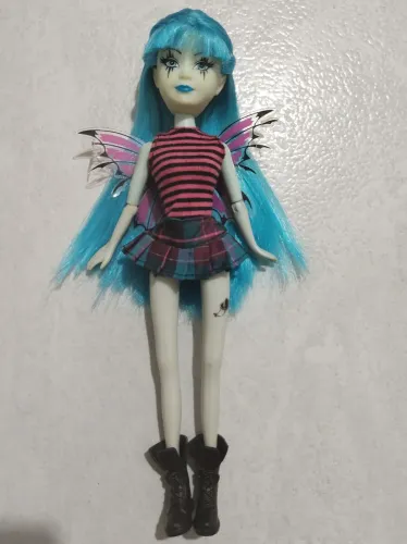 Boneca Pixy Punk da Estrela