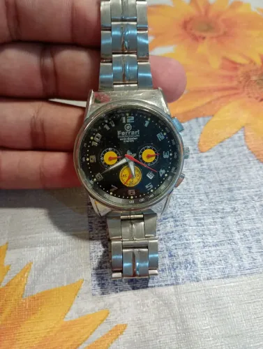 Vende-se relógio Ferrari 