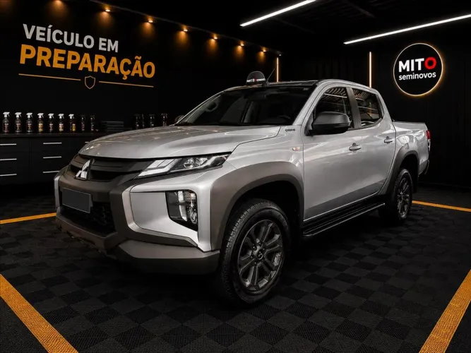 Mitsubishi L200 Tri. Outdo. GLS 2.4 CD 4X4 Die. AUT 2025